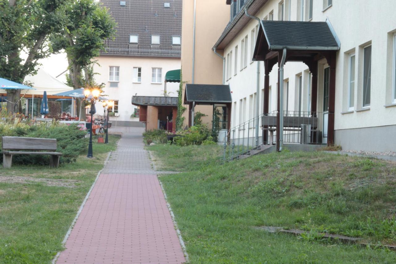 Отель Radduscher Hafen Фечау Экстерьер фото